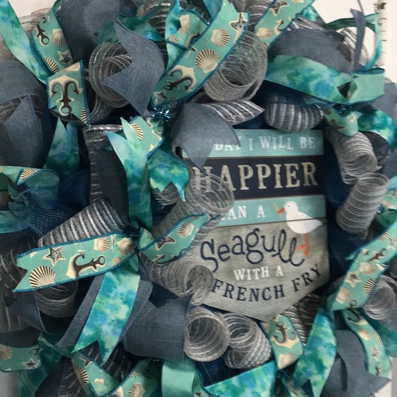 Handcrafted "Happier Than A Seagull" Mesh Wreath - Picture 3 of 5